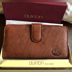 NWOT Buxton Tan Leather Clutch Wallet